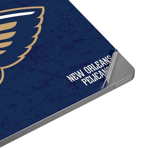 NBA New Orleans Pelicans Distressed Universal Laptop 16.6in (13.4 x 9.7in) Skin